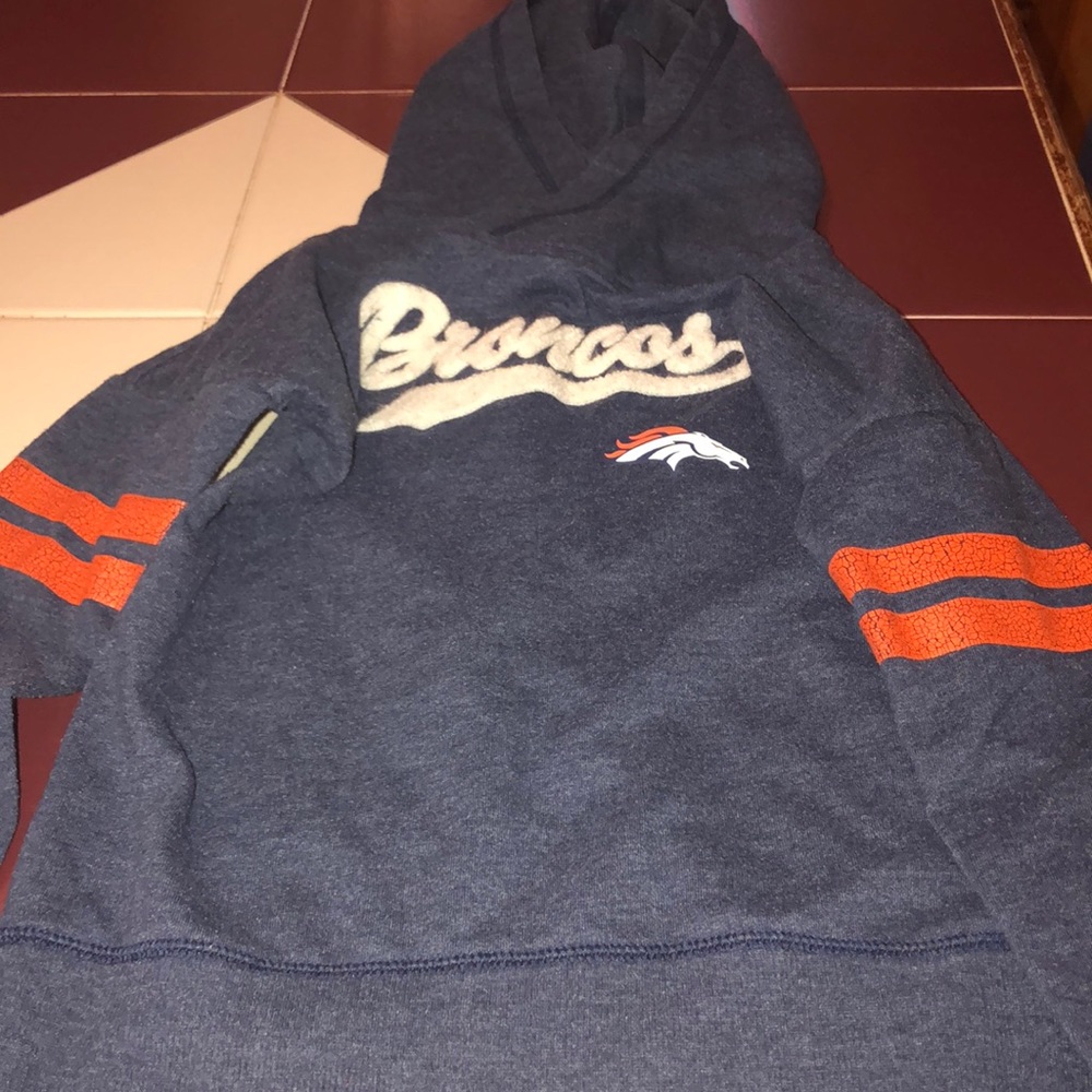 4/$35 NFL bronco kids hood. 6-6X.
